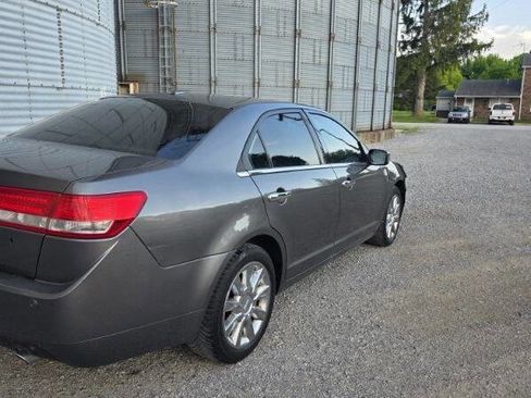 Used 2010 Lincoln MKZ FWD image 4
