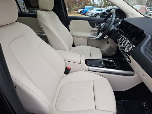 Certified 2025 Mercedes-Benz GLA 250 4MATIC image 11