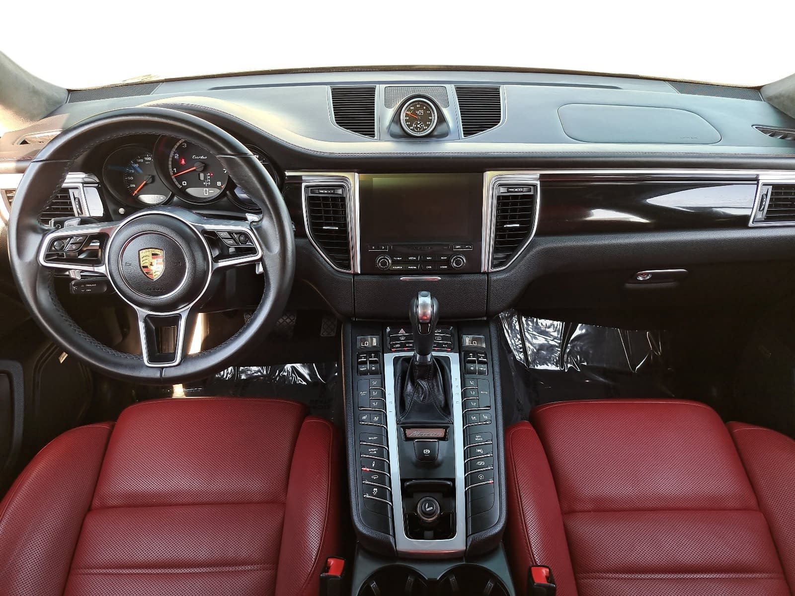 Used 2018 Porsche Macan Turbo AWD/4WD image 9
