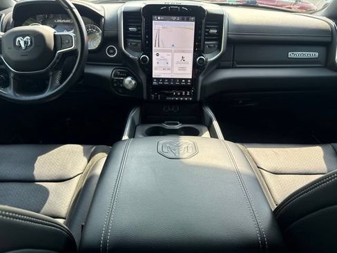 Used 2023 RAM 1500 Laramie AWD/4WD image 3