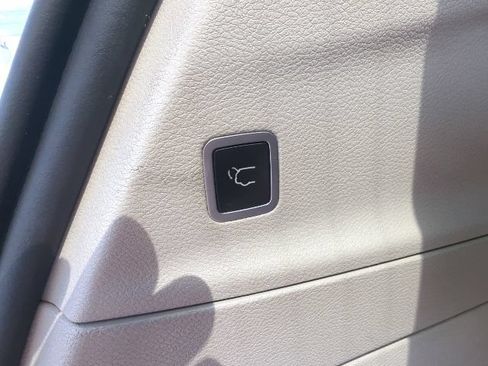 Used 2018 Chrysler Pacifica Limited FWD image 40