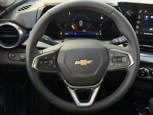 New 2026 Chevrolet Trax LT w/ Driver Confidence Package image 12