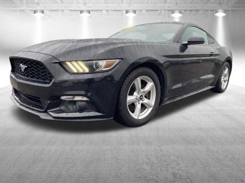 Used 2015 Ford Mustang Coupe RWD image 11