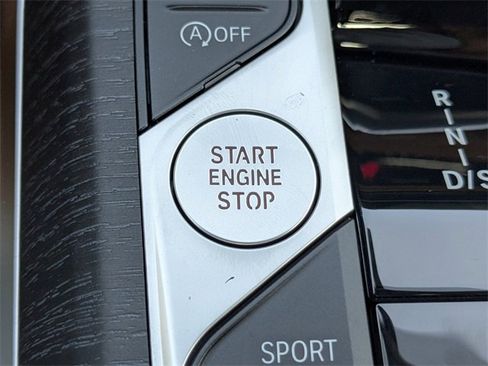 New 2026 BMW 330i Sedan w/ M Sport Package image 32