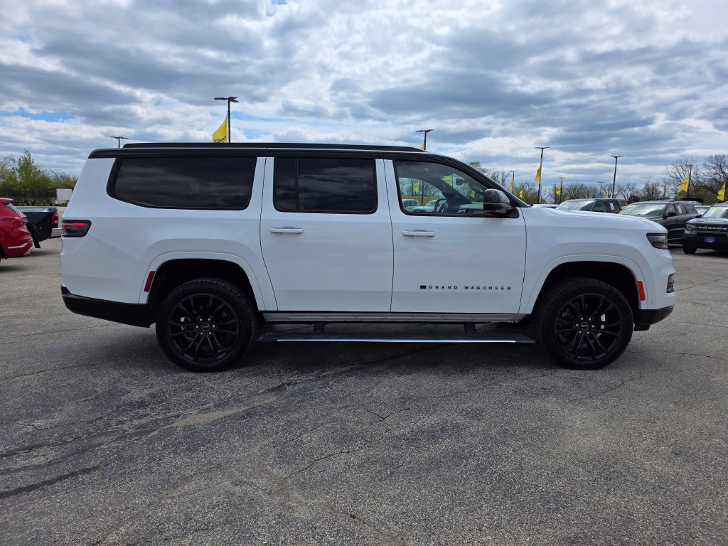 Used 2024 Jeep Grand Wagoneer L Series II w/ Quick Order Packagew 28T AWD/4WD image 9