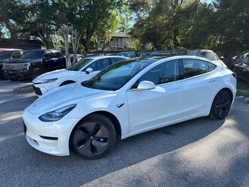 Used 2020 Tesla Model 3 Standard Range image 3