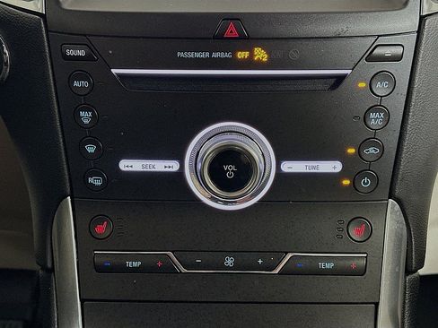Used 2019 Ford Edge Titanium w/ Cold Weather Package AWD/4WD image 17