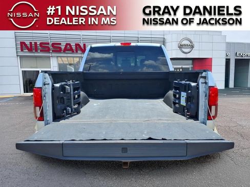 Used 2018 Ford F150 Lariat w/ Equipment Group 502A Luxury AWD/4WD image 8