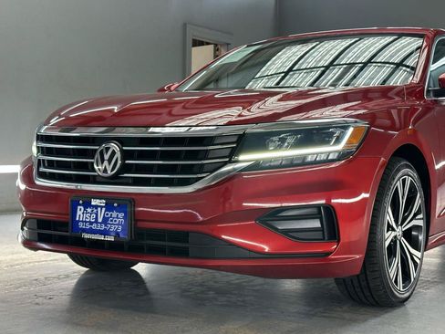 Used 2022 Volkswagen Passat 2.0T SE FWD image 4