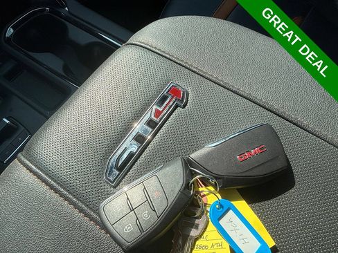 Used 2024 GMC Sierra 2500 AT4 w/ AT4 Preferred Package AWD/4WD image 31