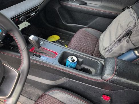 Used 2025 Nissan Kicks SR AWD/4WD image 11