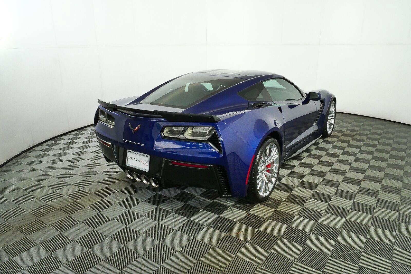 Certified 2017 Chevrolet Corvette Z06 RWD image 3