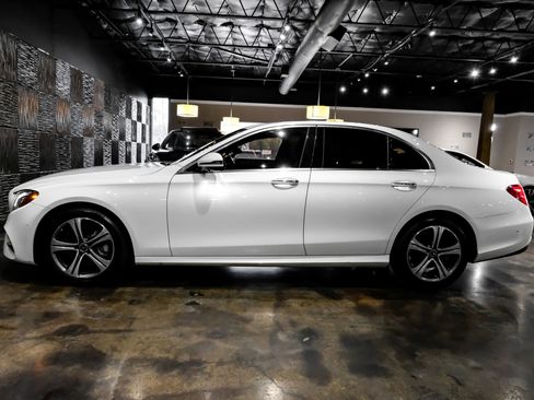 Used 2019 Mercedes-Benz E 300 4MATIC image 11