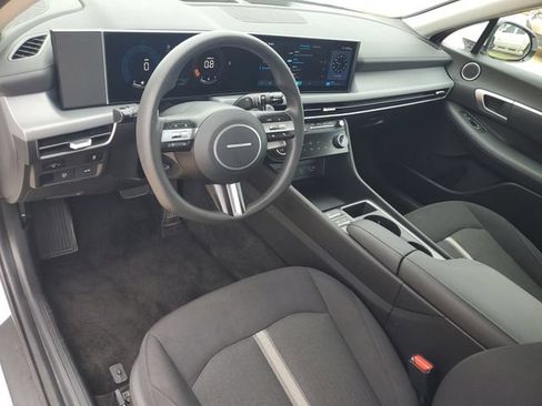 Used 2025 Hyundai Sonata SEL FWD image 4