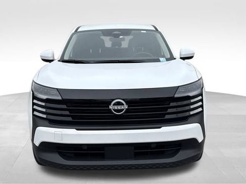 Used 2025 Nissan Kicks SV w/ Illumination Package image 8