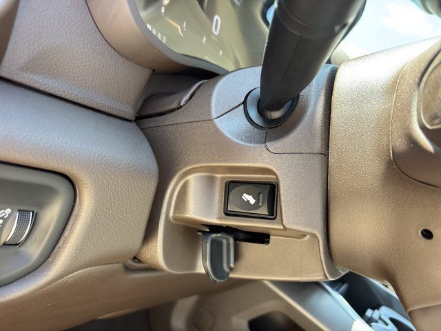 Used 2025 RAM 3500 Laramie AWD/4WD image 25