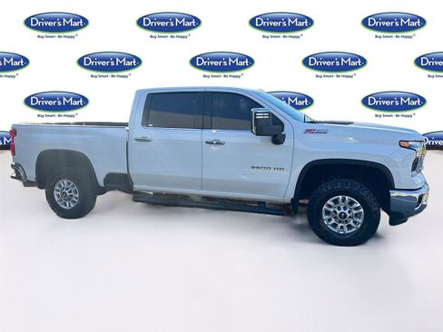 Used 2024 Chevrolet Silverado 2500 LTZ w/ LTZ Plus Package image 9