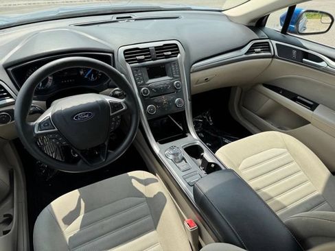 Used 2017 Ford Fusion SE FWD image 10