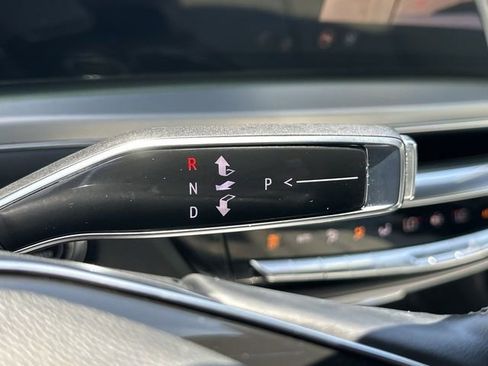 Used 2024 Cadillac Lyriq Luxury AWD/4WD image 16