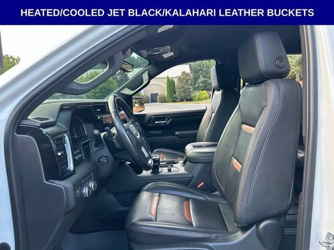 Used 2022 GMC Sierra 1500 AT4 w/ AT4 Premium Package AWD/4WD image 4