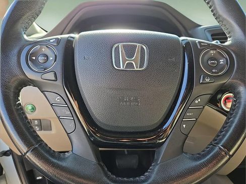 Used 2016 Honda Pilot Touring image 25