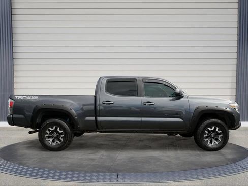 Used 2020 Toyota Tacoma TRD Off-Road w/ Technology Package AWD/4WD image 8