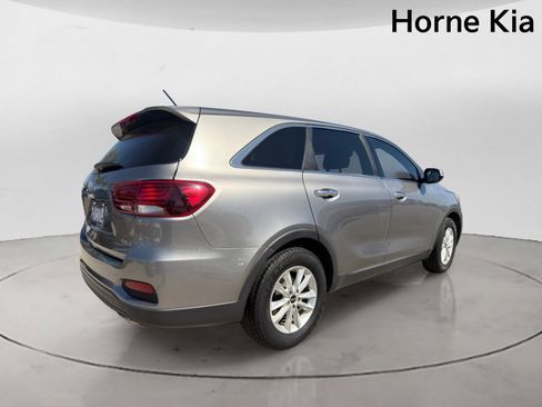 Used 2019 Kia Sorento L FWD image 4