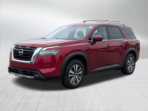 Used 2023 Nissan Pathfinder SL AWD/4WD image 3