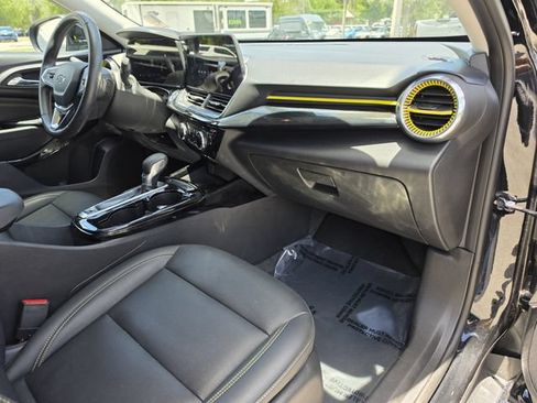 Used 2024 Chevrolet Trax ACTIV w/ Sunroof Package FWD image 13