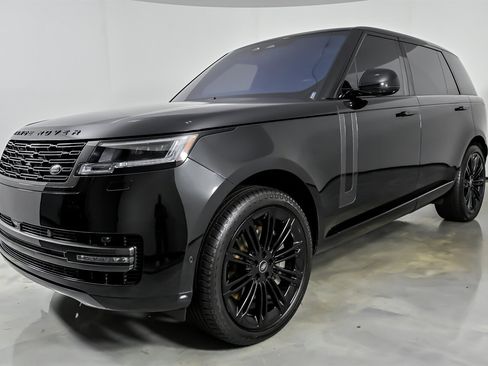 Used 2023 Land Rover Range Rover Long Wheelbase SE AWD/4WD image 5