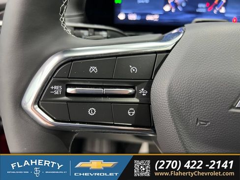 Used 2025 Chevrolet Traverse Z71 w/ Enhanced Driving Package AWD/4WD image 27