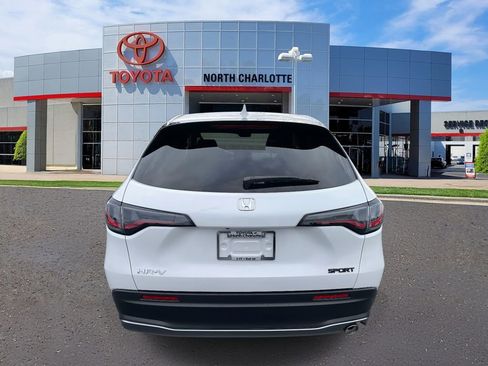 Used 2025 Honda HR-V Sport image 9