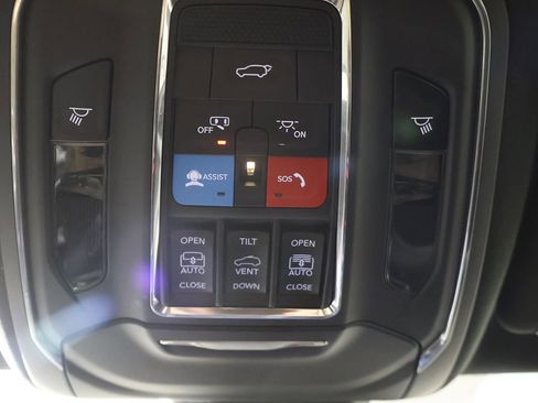 Used 2024 Jeep Wagoneer Series II AWD/4WD image 42