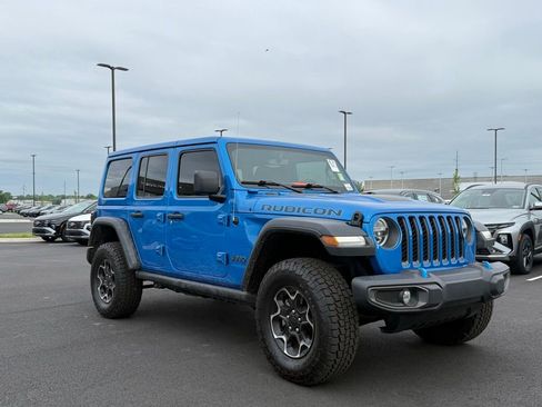 Used 2022 Jeep Wrangler Unlimited Rubicon 4xe w/ Cold Weather Group AWD/4WD image 3