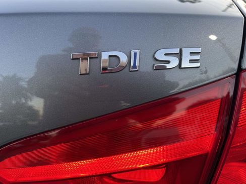 Used 2015 Volkswagen Passat TDI SE image 16