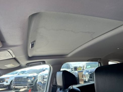 Used 2018 Honda CR-V Touring image 11