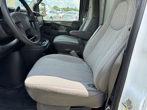 Used 2005 Chevrolet Express 3500 RWD image 10