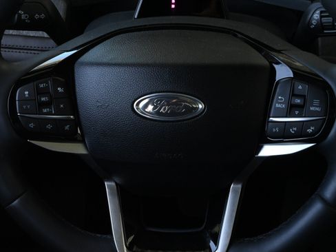 Used 2025 Ford Explorer Platinum w/ Ultimate Package AWD/4WD image 30