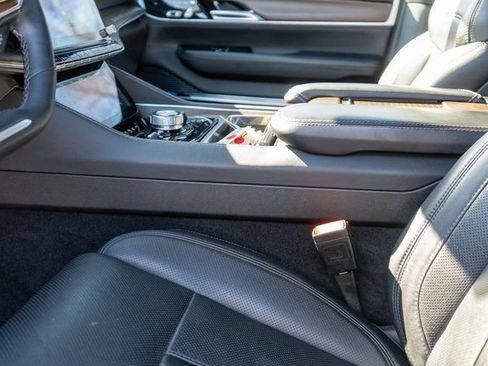 Used 2023 Jeep Grand Wagoneer 4WD w/ Flexible Seating Group image 33