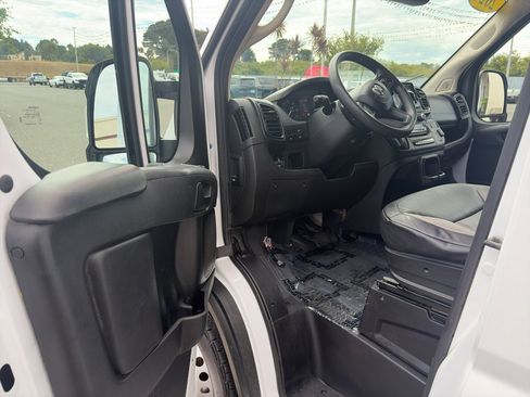 Used 2024 RAM ProMaster 2500 w/ Convenience Group FWD image 21