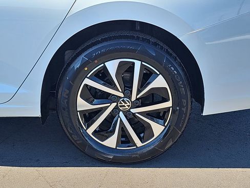 Used 2025 Volkswagen Jetta S image 35