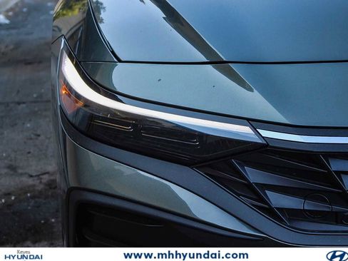New 2025 Hyundai Elantra Sport FWD image 10