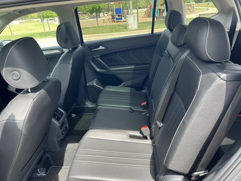 Certified 2024 Volkswagen Tiguan SE w/ Panoramic Sunroof Package FWD image 29