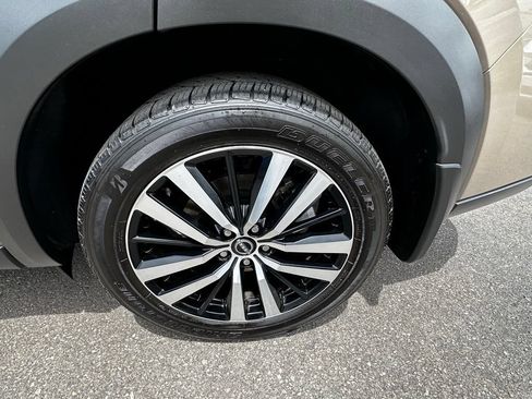 Used 2023 Nissan Pathfinder Platinum FWD image 12