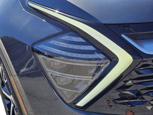 Certified 2024 Kia Sportage EX image 4