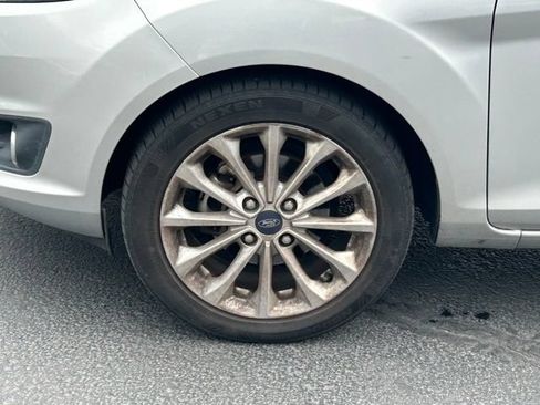 Used 2014 Ford Fiesta SE w/ Equipment Group 201A FWD image 12