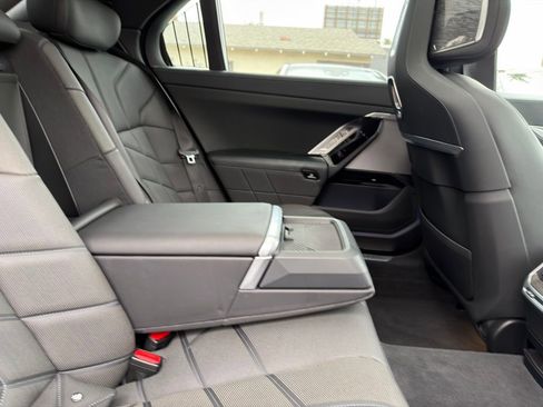 Used 2023 BMW 760i xDrive w/ Executive Package image 38