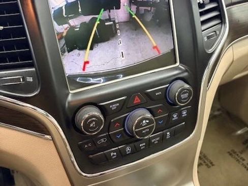 Used 2017 Jeep Grand Cherokee Overland image 13