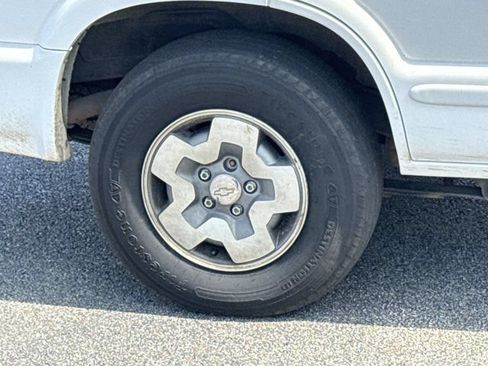 Used 2004 Chevrolet Blazer LS w/ Preferred Equipment Group AWD/4WD image 5