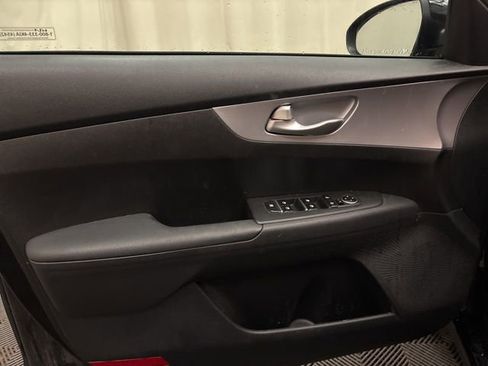 Certified 2023 Kia Forte LXS image 9